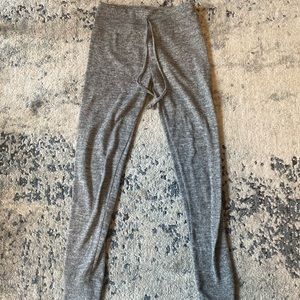 Leggings with drawstrings and cuffed bottoms